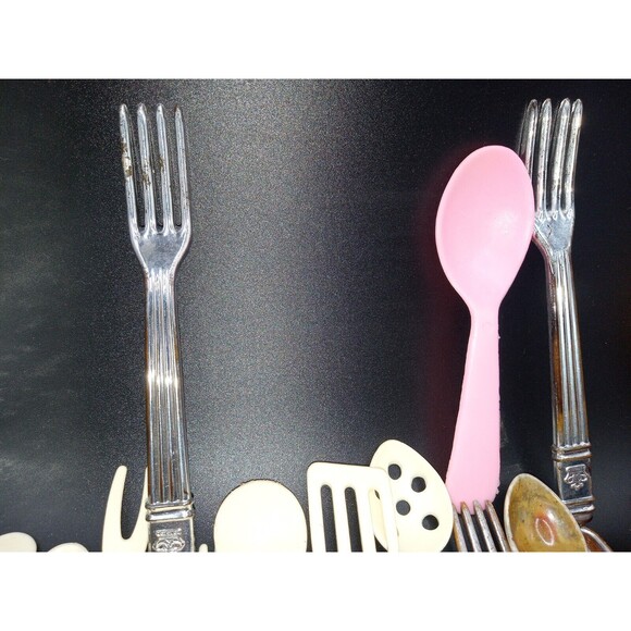 Huge Lot Of OVER 50 Childrens Plastic And Metal Spoons, Forks, Knives, Chilton + - Picture 4 of 14